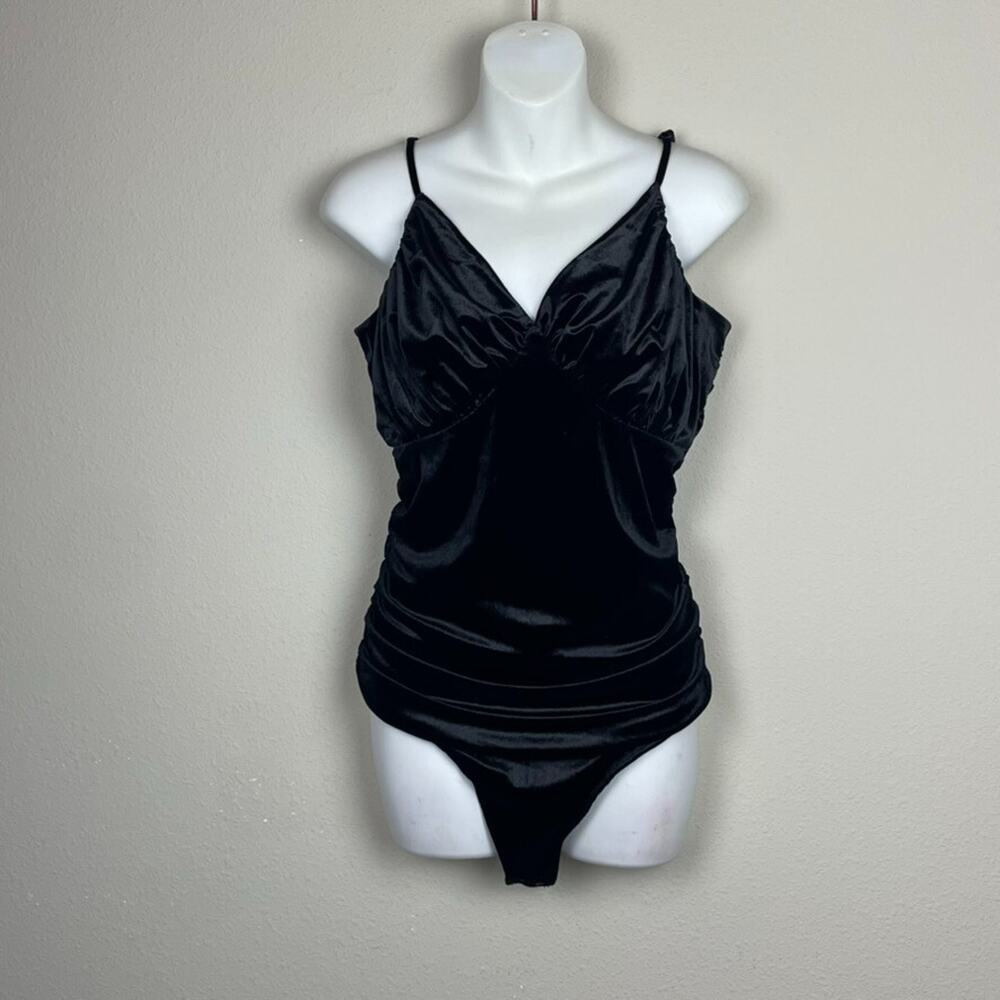 Express Velvet Bodysuit Size M – Adjustable Straps Ruched Sides Y2K Goth Festiva